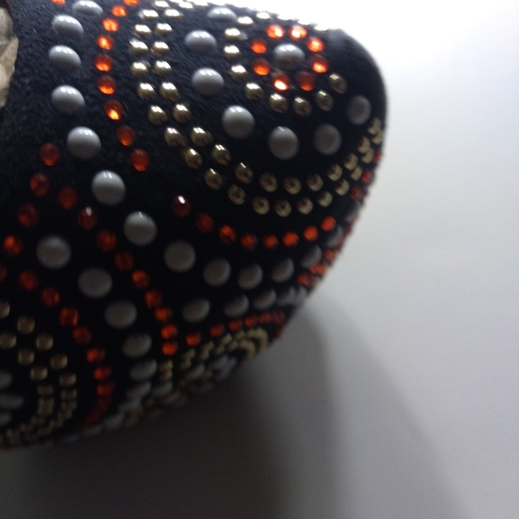 Shoes - Picture 4 of 15